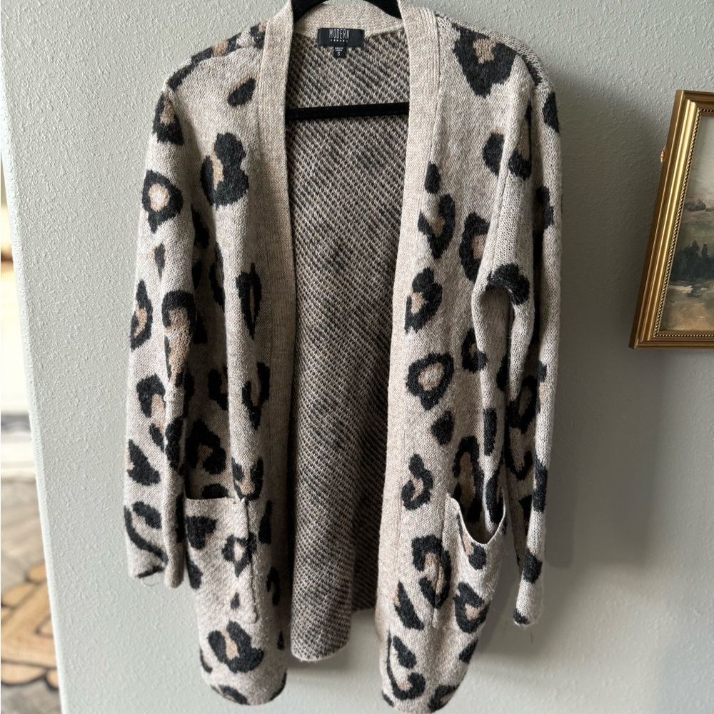 Elegant Leopard Print Cardigan - Black and Cream